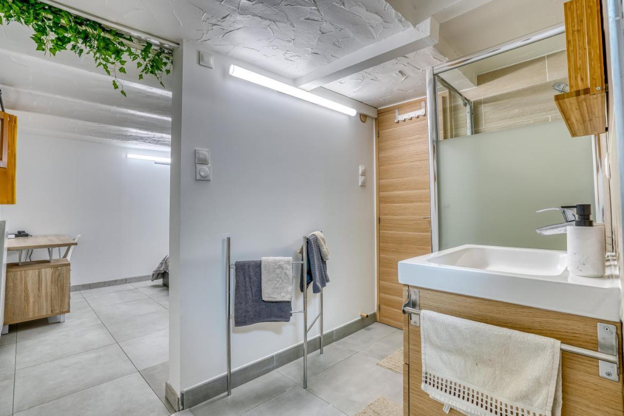 Апартаменты Sous-Sol Amenage 32M2 - Proche Paris Обервилье Экстерьер фото